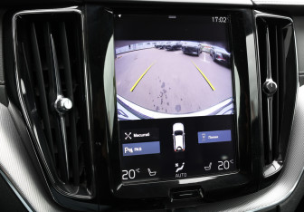 Подержанный автомобиль Volvo XC60 2019 года (19 фото)