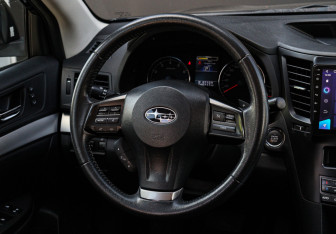 Подержанный автомобиль Subaru Outback Wagon 2014 года (11 фото)