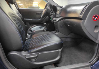 Подержанный автомобиль Hyundai Elantra Sedan 2008 года (10 фото)