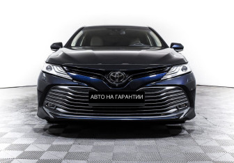 Подержанный автомобиль Toyota Camry Sedan 2019 года (2 фото)