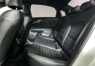 Подержанный автомобиль Kia K3 Sedan 2023 года (10 фото)