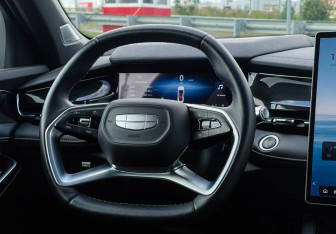 Подержанный автомобиль Geely Preface 2024 года (14 фото)