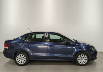 Подержанный автомобиль Volkswagen Polo Sedan 2014 года (4 фото)