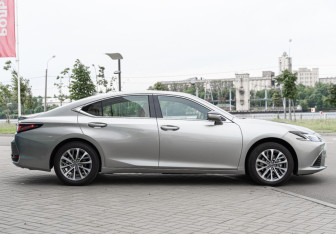 Новый Lexus ES 2025 (7 фото)