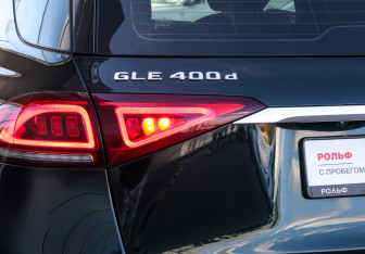 Подержанный автомобиль Mercedes-Benz GLE 2020 года (26 фото)