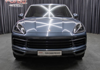 Подержанный автомобиль Porsche Cayenne 2018 года (2 фото)