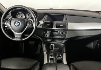 Подержанный автомобиль BMW X6 2012 года (12 фото)