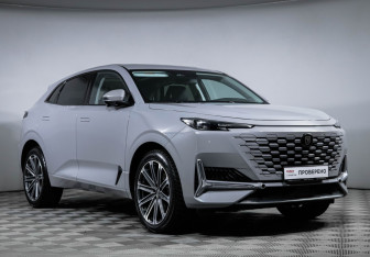 Подержанный автомобиль Changan UNI-K 2023 года (3 фото)