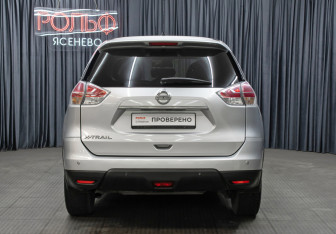Подержанный автомобиль Nissan X-Trail 2015 года (6 фото)