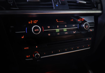 Подержанный автомобиль BMW X3 2015 года (17 фото)