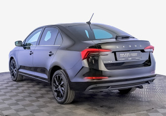 Подержанный автомобиль Skoda Rapid Liftback 2021 года (7 фото)
