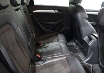 Подержанный автомобиль Audi Q5 2015 года (23 фото)