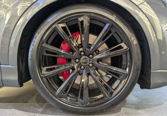 Новый Audi Q8 2025 (7 фото)