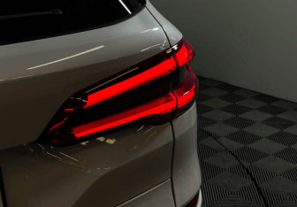 Подержанный автомобиль BMW X5 2020 года (10 фото)