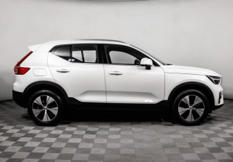 Новый Volvo XC40 2024 (4 фото)