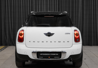 Подержанный автомобиль MINI Countryman 2015 года (5 фото)
