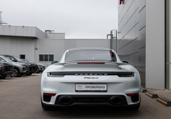 Подержанный автомобиль Porsche 911 Coupe 2023 года (6 фото)
