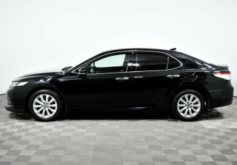 Подержанный автомобиль Toyota Camry Sedan 2020 года (3 фото)