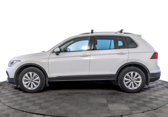 Подержанный автомобиль Volkswagen Tiguan 2021 года (8 фото)