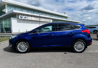 Подержанный автомобиль Ford Focus Hatchback 2018 года (6 фото)