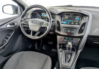 Подержанный автомобиль Ford Focus Wagon 2017 года (27 фото)