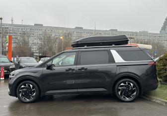 Подержанный автомобиль Kia Carnival 2021 года (8 фото)