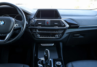 Подержанный автомобиль BMW X3 2019 года (14 фото)