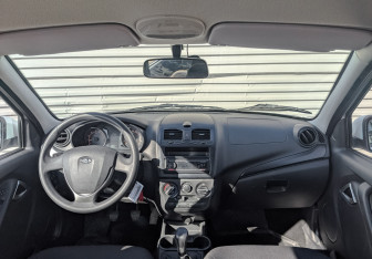 Подержанный автомобиль LADA (ВАЗ) Granta Sedan 2023 года (14 фото)