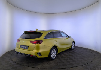 Подержанный автомобиль Kia Ceed Wagon 2021 года (5 фото)