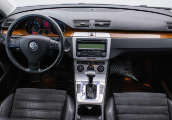 Подержанный автомобиль Volkswagen Passat Sedan 2008 года (13 фото)