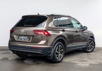 Подержанный автомобиль Volkswagen Tiguan 2018 года (5 фото)