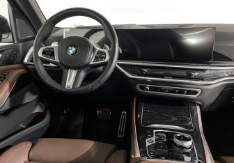 Подержанный автомобиль BMW X5 2025 года (15 фото)