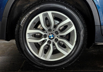 Подержанный автомобиль BMW X4 2015 года (20 фото)