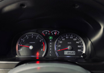 Подержанный автомобиль Suzuki Jimny 2011 года (9 фото)