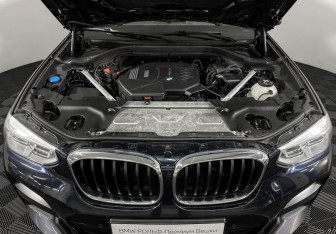 Подержанный автомобиль BMW X3 2018 года (10 фото)