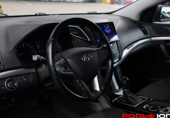 Подержанный автомобиль Hyundai i40 Sedan 2015 года (10 фото)