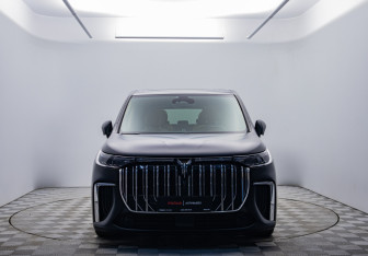 Подержанный автомобиль Voyah Dream 2023 года (2 фото)