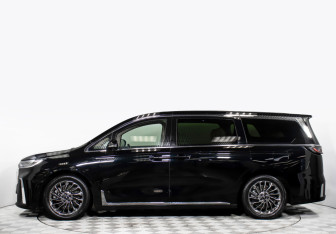 Подержанный автомобиль Voyah Dream 2023 года (8 фото)