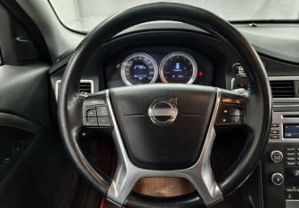 Подержанный автомобиль Volvo S80 2010 года (12 фото)