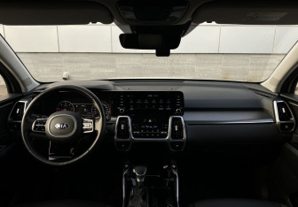 Подержанный автомобиль Kia Sorento 2021 года (13 фото)