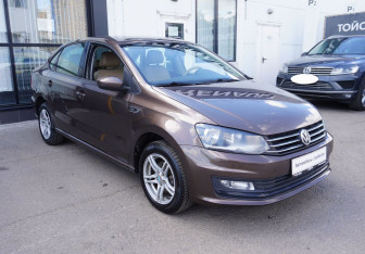 Подержанный автомобиль Volkswagen Polo Sedan 2015 года (3 фото)