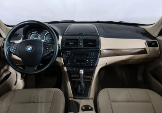 Подержанный автомобиль BMW X3 2008 года (12 фото)