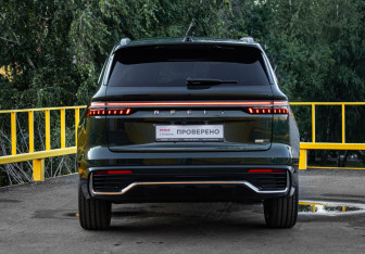 Подержанный автомобиль Geely Monjaro 2025 года (5 фото)