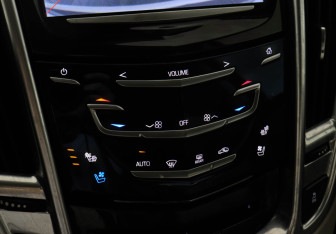 Подержанный автомобиль Cadillac SRX 2013 года (14 фото)