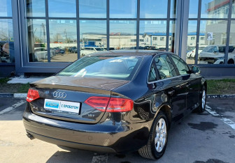 Подержанный автомобиль Audi A4 Sedan 2008 года (5 фото)