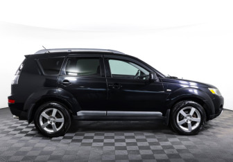 Подержанный автомобиль Mitsubishi Outlander 2007 года (4 фото)