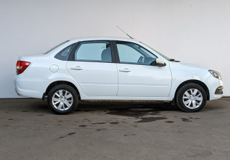 Подержанный автомобиль LADA (ВАЗ) Granta Sedan 2023 года (25 фото)