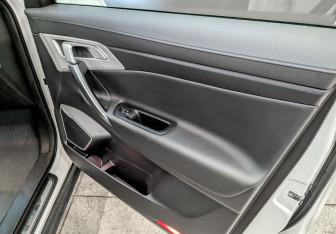Подержанный автомобиль Geely Atlas 2021 года (23 фото)