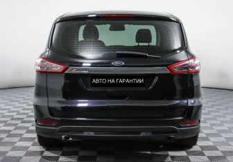 Подержанный автомобиль Ford S-MAX 2015 года (4 фото)