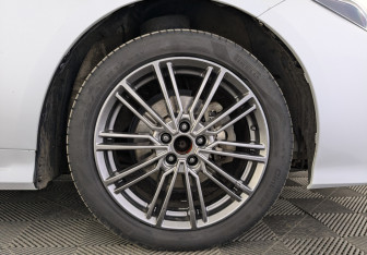 Подержанный автомобиль Toyota Corolla Sedan 2022 года (12 фото)